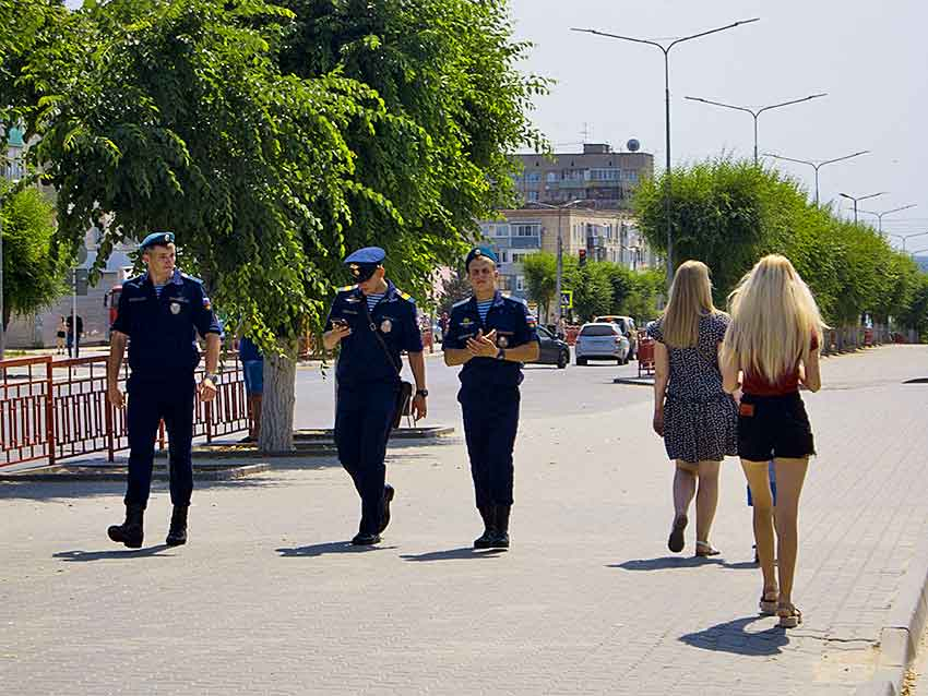 В Волгоградской области на каждую седьмую женщину не хватает мужчины, но молодых дам эта статистика не касается