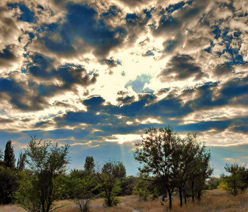 Два торговых павильона повредило обломками сбитых над югом Волгограда БПЛА, - «Блокнот Волгограда"