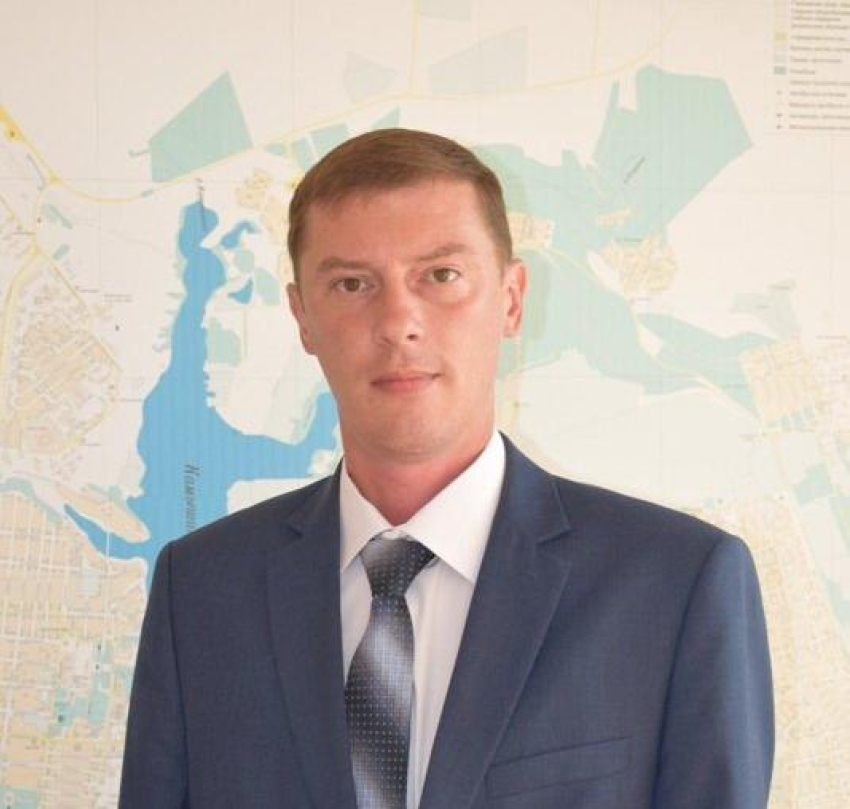 Исполняющий обязанности главы Камышина Дмитрий Резвов ввел «слегка» задним числом порядок щедрой оплаты сверхурочной работы чиновников - тружеников финансового фронта