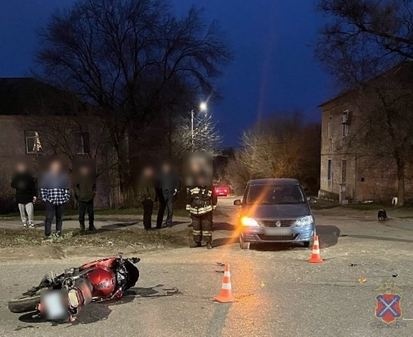 В Камышине «не поделили» дорогу мотоцикл и иномарка