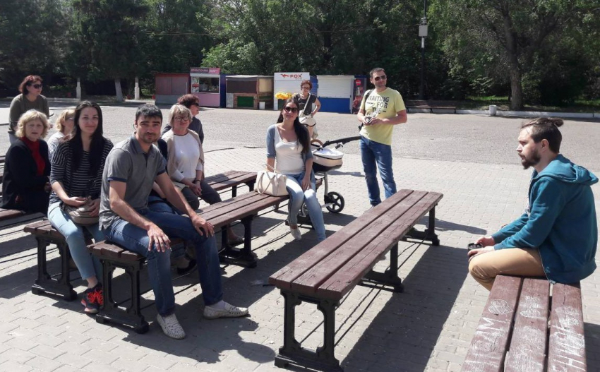 Камышане под открытым небом в парке с удовольствием поговорили, представьте, о книгах