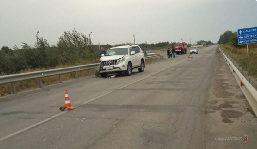 28-летний водитель выехал из Камышина в Ольховку, не уступил дорогу женщине и отправил к хирургам свою израненную пассажирку