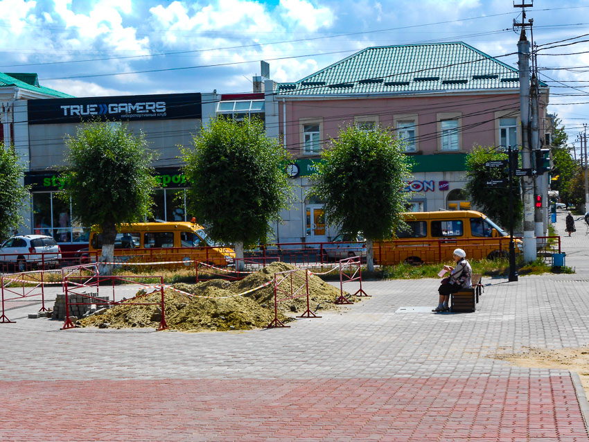 Аферисты послали к обманутому пенсионеру в качестве курьера обманутую пенсионерку