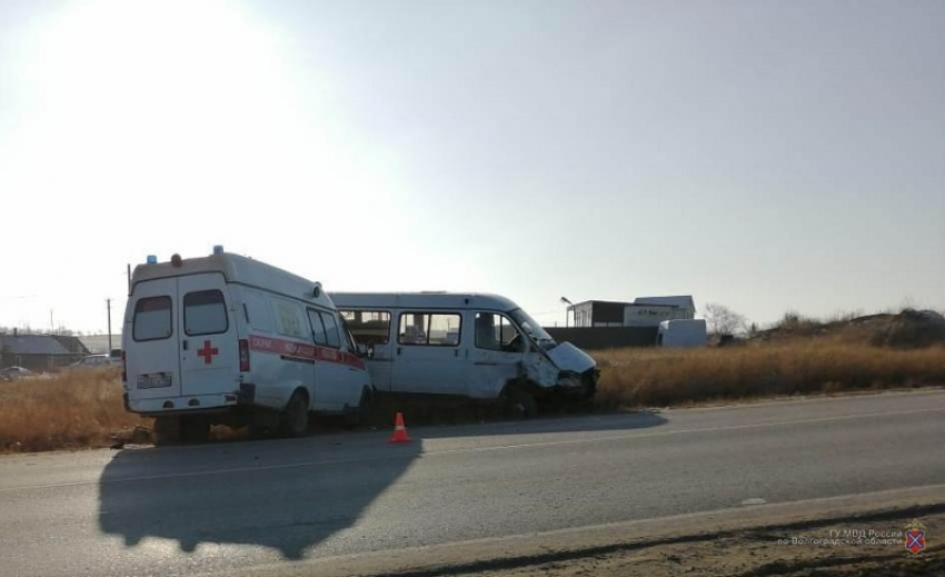 На дороге между Камышином и Петровым Валом попала в аварию «скорая", ранены водитель и фельдшер