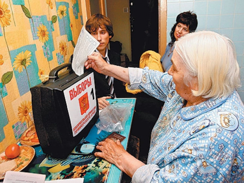 Председатель ТИК Сергей Анихреев дал расплывчатый комментарий  к публикации «Блокнота Камышина» о местной «специфике» голосования на дому