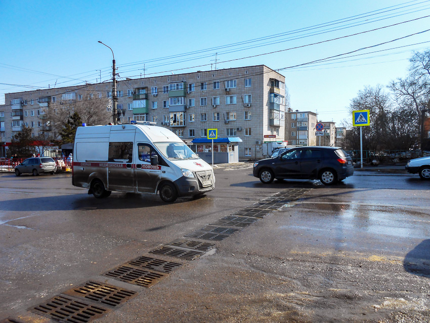 В поликлинике Камышина больных принимают фельдшеры, когда в кабинетах появятся врачи - неизвестно
