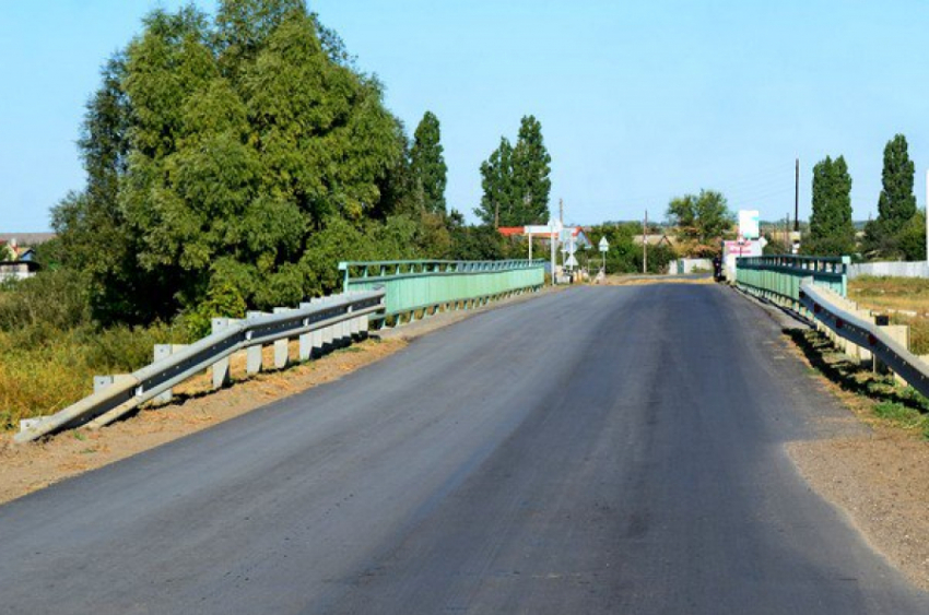 В Камышинском районе в 2024 году отремонтируют мост через Иловлю у села Лебяжье