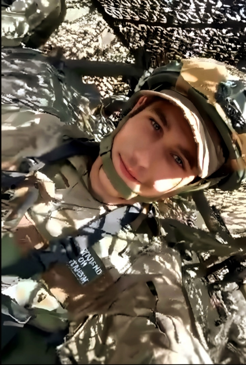 В Камышинском районе проводят в последний путь героя СВО Виктора Сиберта из села Семеновка, погибшего в свой день рождения