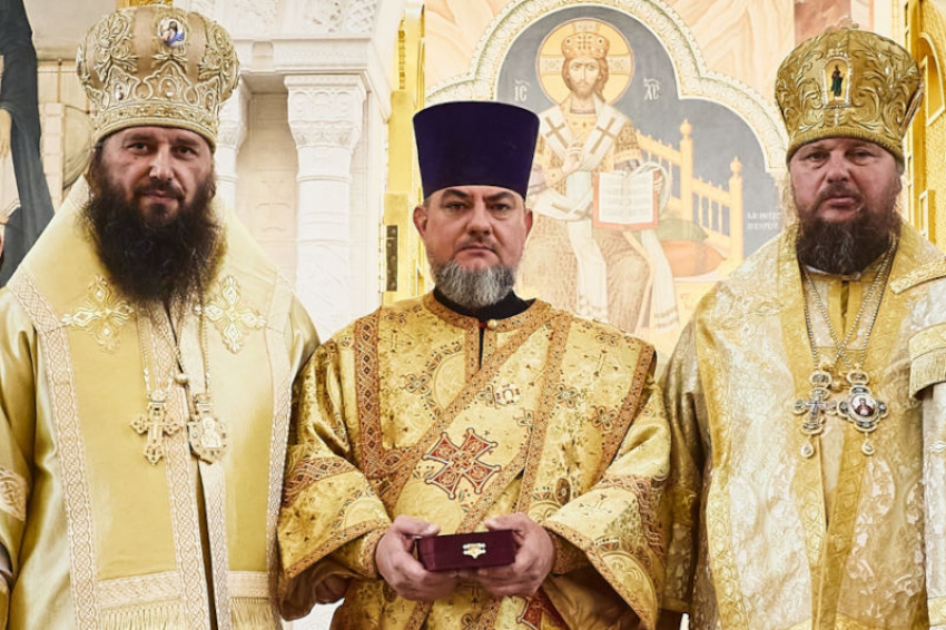 Протодиакон Георгий Матвеев из Никольского кафедрального собора Камышина удостоен нагрудного знака «Наследники Александра Невского»