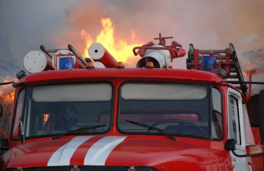 В Камышине во время пожара получил ожоги хозяин жилища