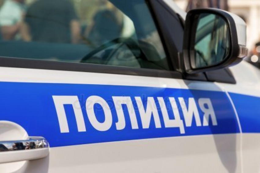Следователи устанавливают личность мужчины, труп которого найден на улице Маяковского в Камышине