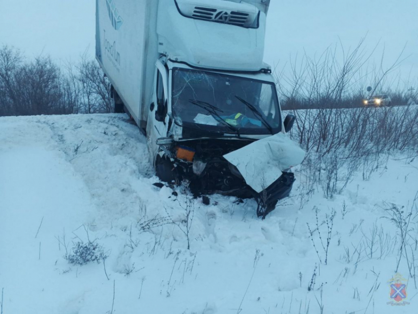 Жуткая смертельная авария случилась в пургу на трассе между Жирновском и Камышином