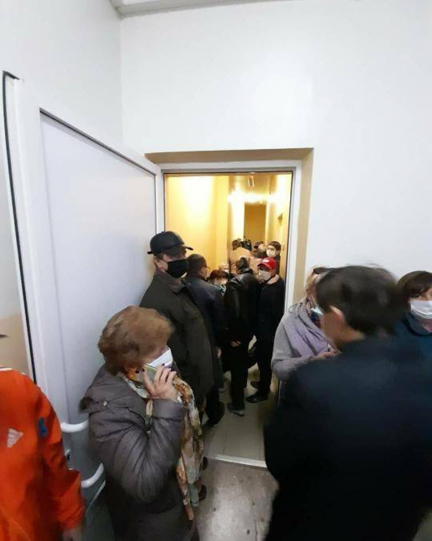 Губернатор Андрей Бочаров поручил властям Камышина срочно найти  место под строительство новой поликлиники за полтора миллиарда рублей