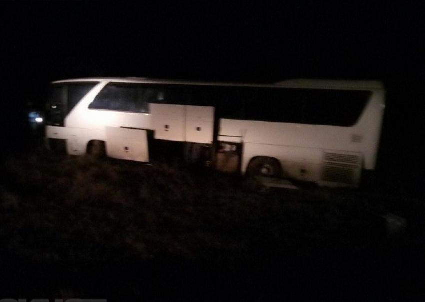 "Блокнот Волгограда": Автобус Волгоград-Краснодар вылетел в кювет