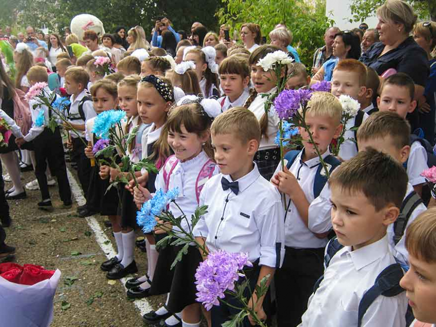 «Дети «несдавантов» чаще других пьют водичку» из общего кулера в классе: в Волгоградской области родители бойкотируют сборы на нужды классов, - «Блокнот Волгограда"