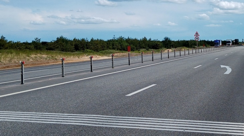 На федеральной трассе в Камышинском районе нанесли «шумовую» дорожную разметку для безопасности водителей