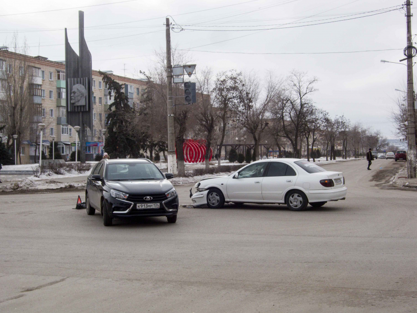 В Камышине вновь случилось ДТП на «мистическом» перекрестке Ленина - Терешковой