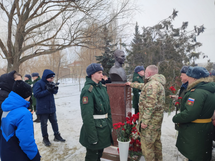Владимир Путин поручил активно включать участников спецоперации в структуры местного самоуправления