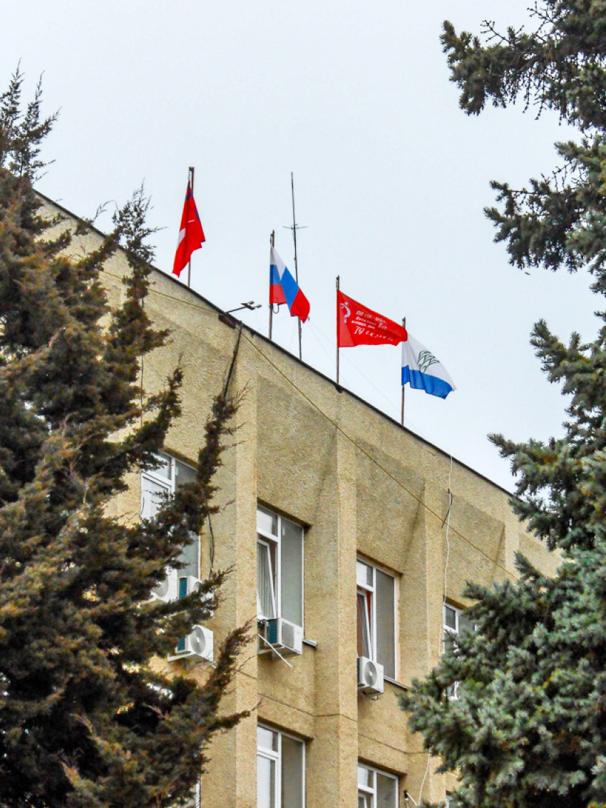 В Камышине администрация Станислава Зинченко немного поумерила свои траты на пиар - выпуск «газеты племянницы"