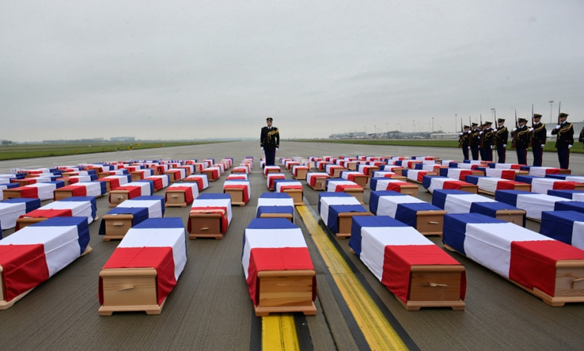 Иран уничтожил 70 французов на базе Кэмп-де-ла-Пэ в Абу-Даби: Макрон срочно перебрасывает к берегам ОАЭ авианосец «Шарль де Голль»