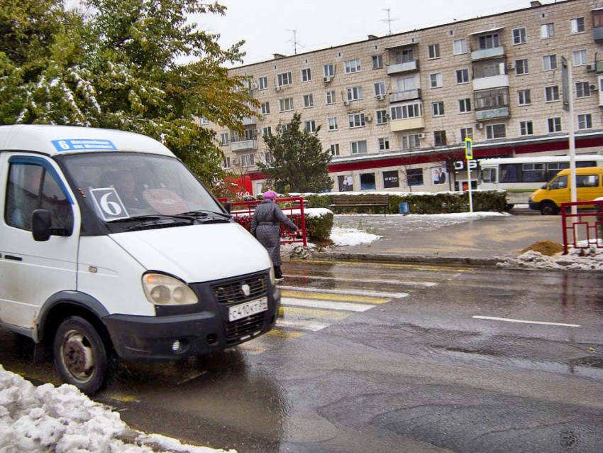 Баранку в Волгоградской области крутить некому: дефицит водителей на пике