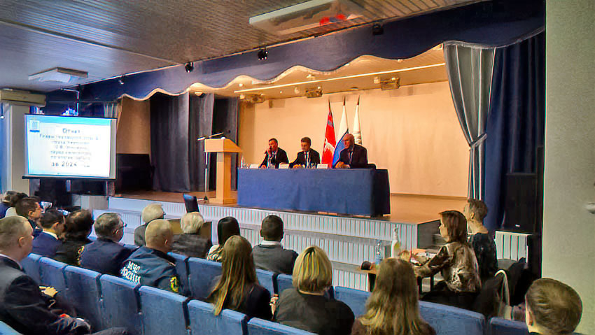 Главы муниципалитетов, спикеры, председатели КСП предъявят свои доходы аппарату губернатора