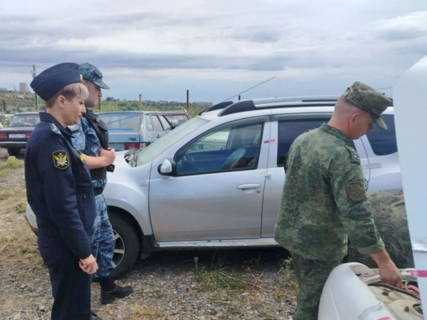90 автомобилей, конфискованных у должников и выпивох в Волгоградской области, передали на СВО