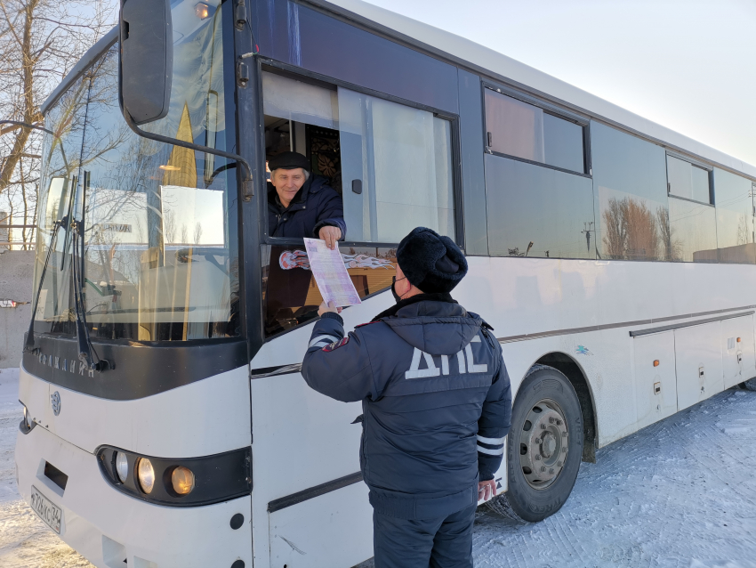 Сотрудники ОГИБДД Камышина начали активный рейд по проверке автобусов
