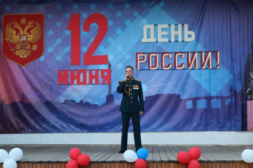 В Камышине на концерте в городском парке зрители аплодировали артистам-военнослужащим