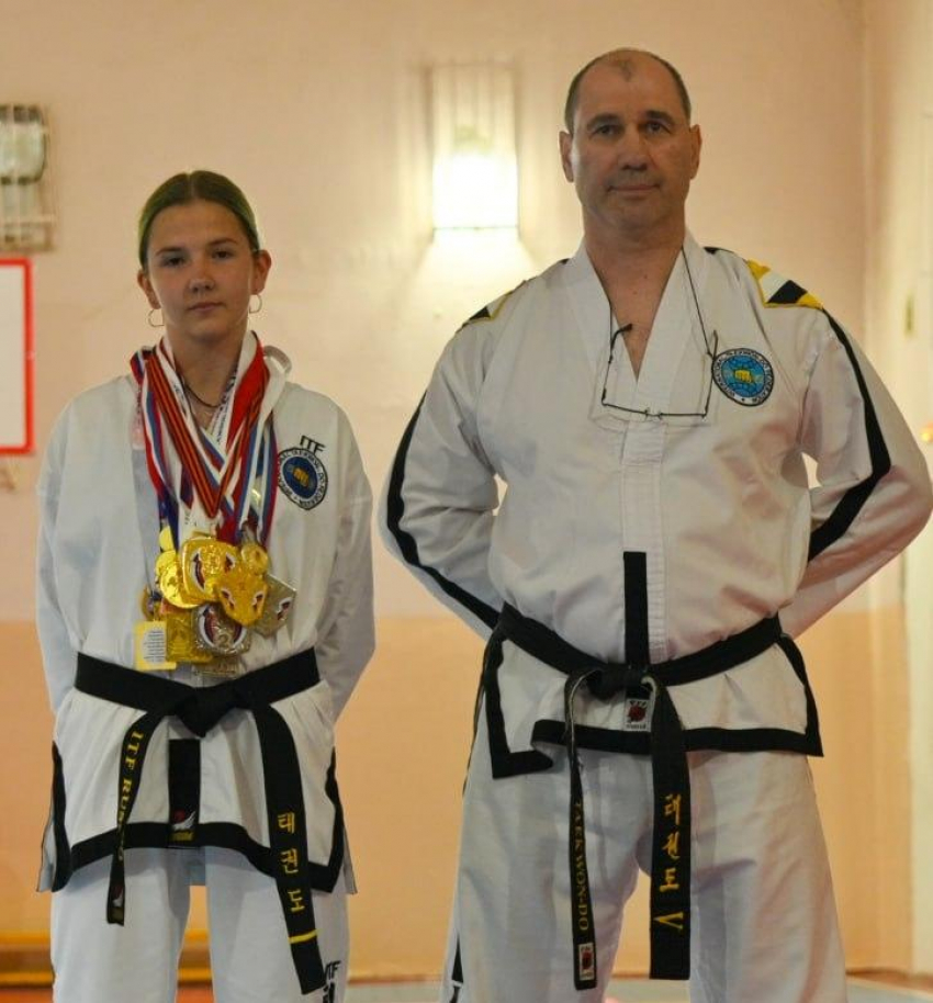 В Камышине чёрный пояс по тхэквондо теперь есть не только у парней, но и у девушки!