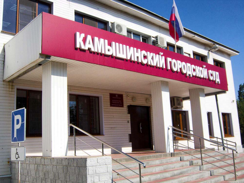 В Камышине суд забрал автомобиль у супругов за неистребимое желание главы семьи гонять за рулем подшофе