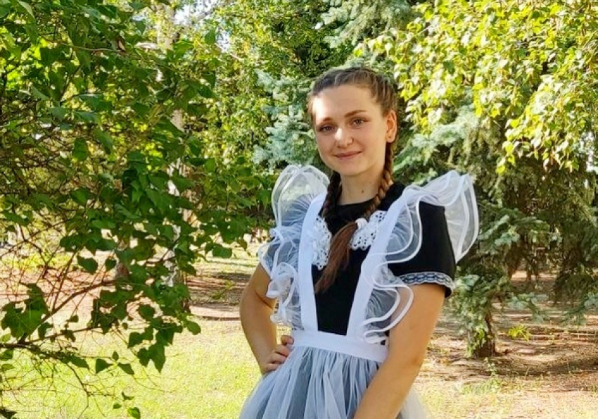 Валерия Соловьева, отличница, спортсменка и красавица из петроввальской школы в Камышинском районе, стала губернаторской стипендиаткой
