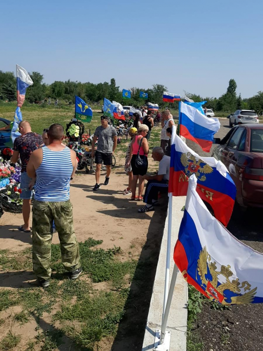 Мать погибшего в СВО собралась в Москву ради аллеи славы в Камышине, - информагентство «Высота 102"