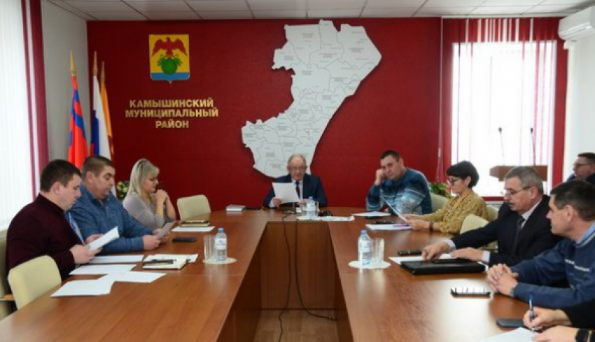 На совещании в администрации Камышинского района обсудили, где устраивать убежища