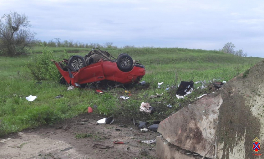  На трассе южного направления в Волгоградской области молодой водитель врезался в кювете в дренажную трубу и чудом остался жив