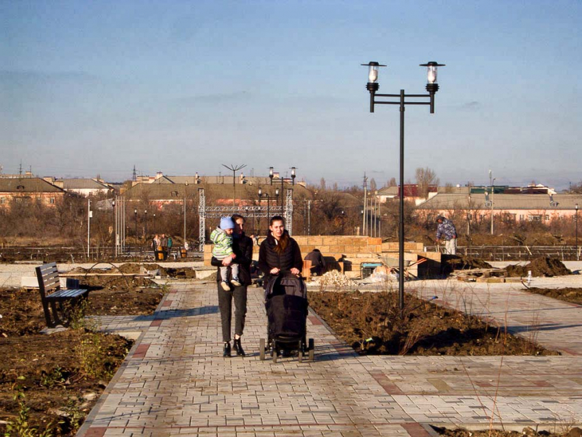 В администрации Камышина на «коммунальной» планерке подтвердили готовность закончить реконструкцию парка Текстильщиков до конца ноября
