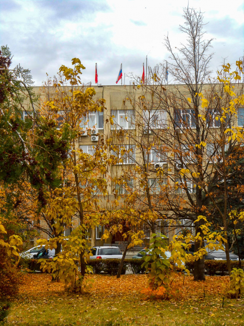 В Камышине с начала года на зарплату чиновников «вперемешку» с прочими бюджетниками потратили миллиард!