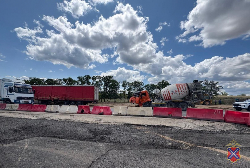На трассе между Камышином и Волгоградом искорежило бетономешалку 3 июля