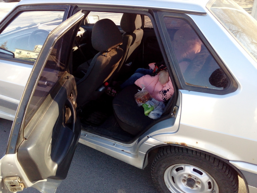 ОГИБДД Камышина проверил, сидят ли дети в специальных креслах в автомобилях