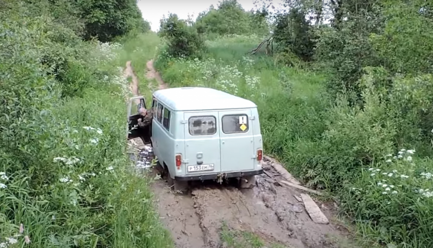 В соседнем с Камышинским - Ольховском районе угнали машину сельской администрации 