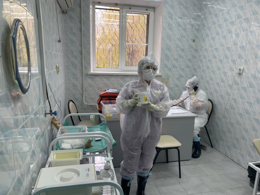 В Камышине в горбольнице №1 медики тренировались, как выявлять больных с особо опасными инфекциями