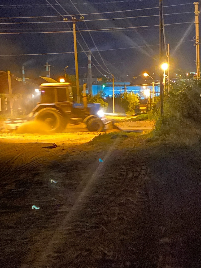 Камышане разместили в соцсетях фото с ремонта дороги на улице Кубанской и считают, что работы ведутся некачественно