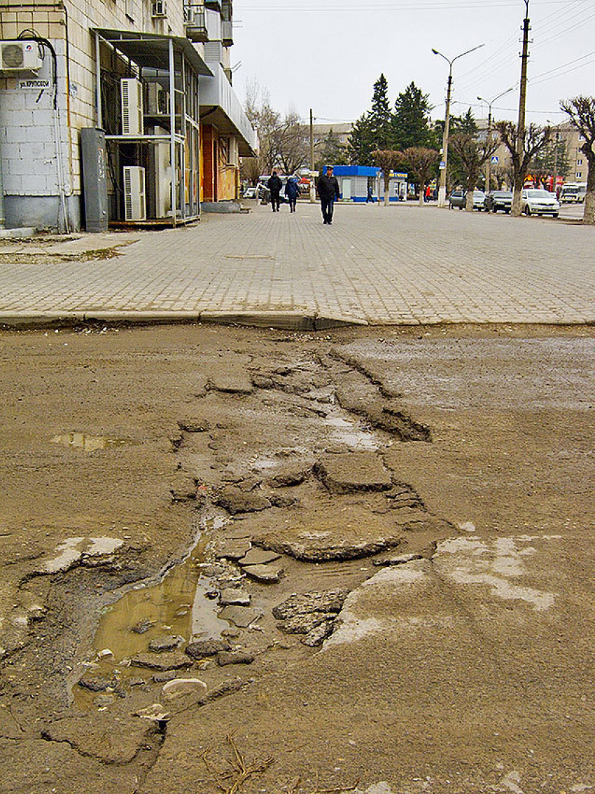 Камышане просят опубликовать «дорожную карту» ямочных ремонтов - администрация города молчит