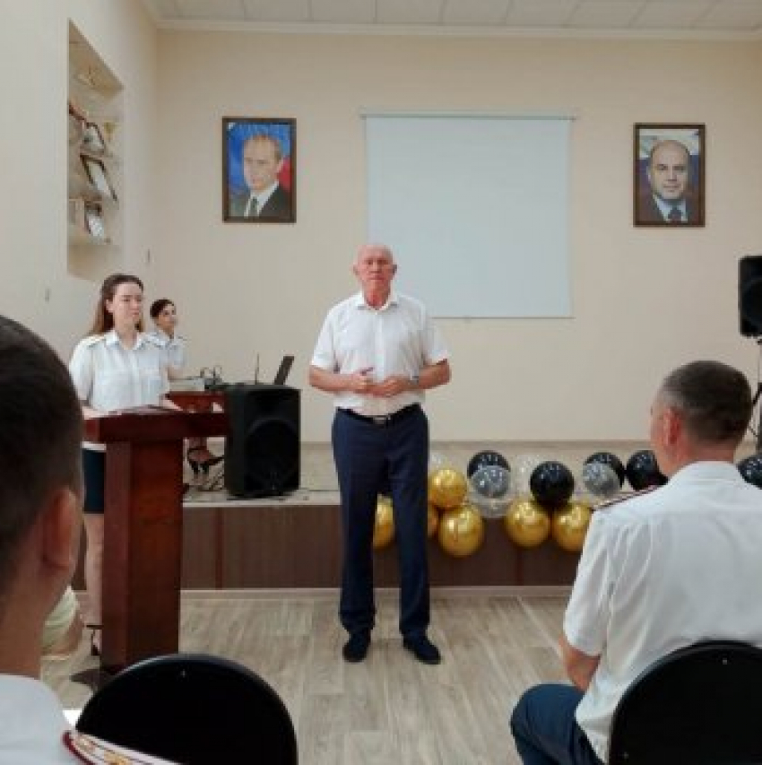 Спикер Камышинской городской думы поздравлял колонию, в чем событийность момента - неизвестно