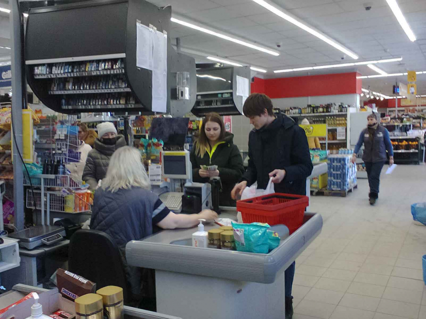 В администрации Волгоградской области заверили, что сахаром «укормят» всех желающих