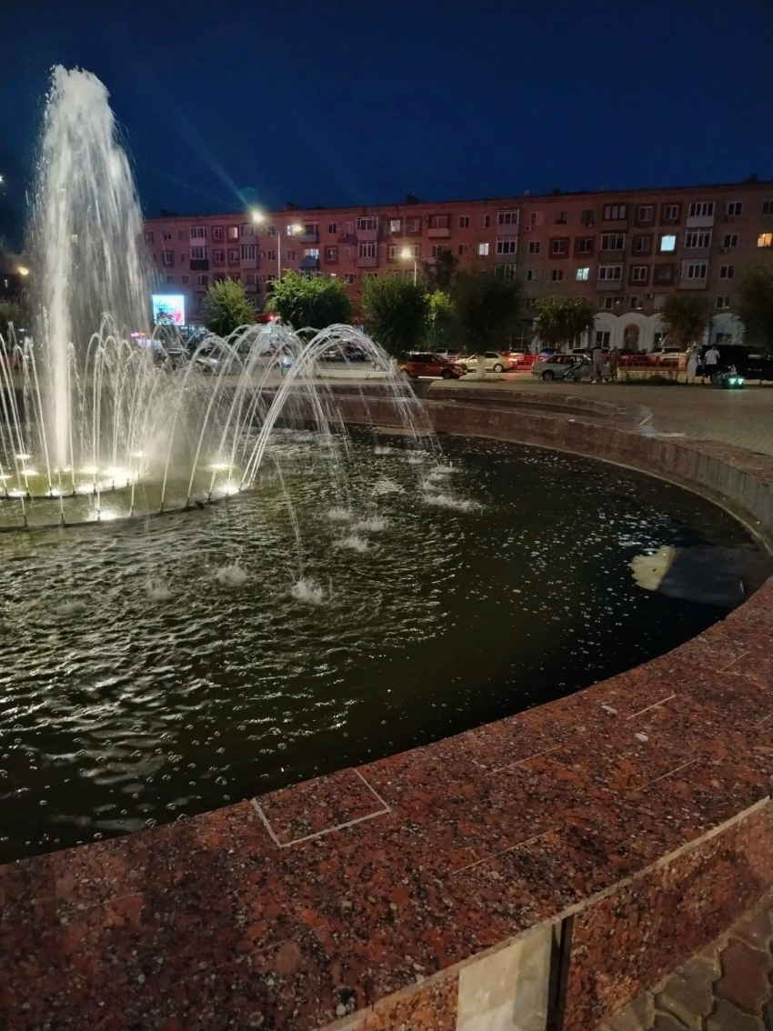 В Камышине у ДК «Текстильщик» фонтан «протух"