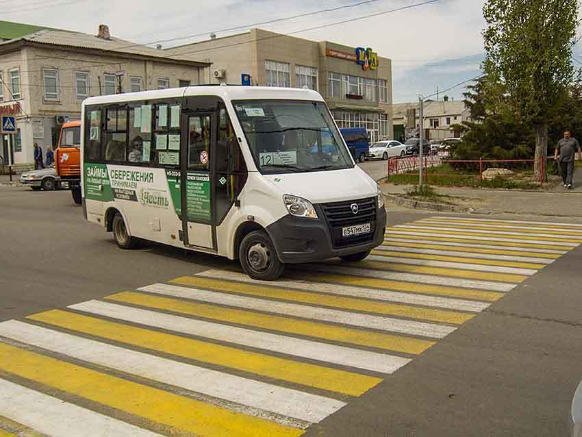 В муниципальных автобусах Камышина сократили кондукторов