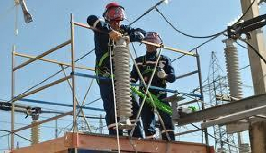 Энергетики Камышина вошли во вкус ремонтов: отключенных домов становится все больше