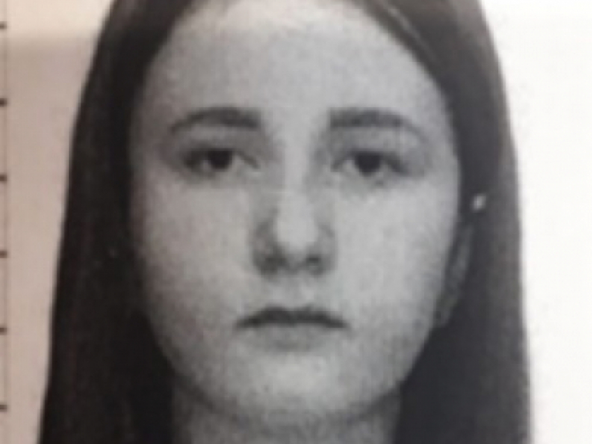 Вторые сутки полиция ищет бесследно исчезнувшую в Руднянском районе 16-летнюю девушку-подростка