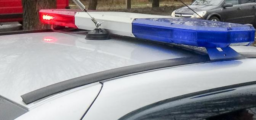 В селе Таловка Камышинского района мадам за рулем подшофе врезалась в опору ЛЭП